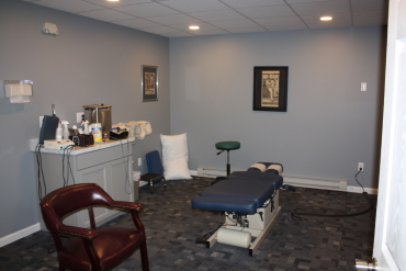 Catania-Chiro-Chiropractic-Care-Room-Eaton-NY-1334-370x240